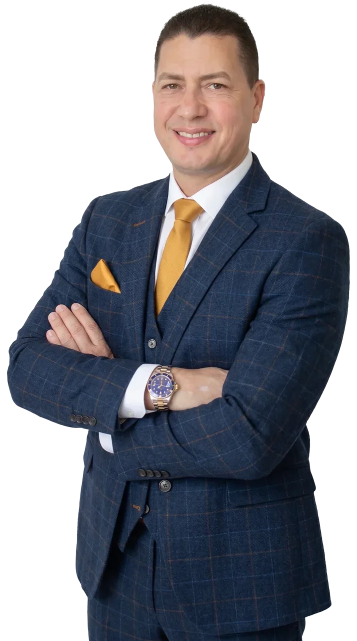 César Ayala — Realtor especialista en propiedades en Orlando